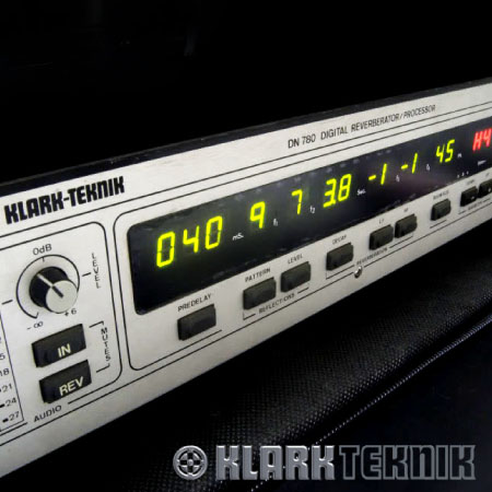 Mezcladores PMP550M Behringer