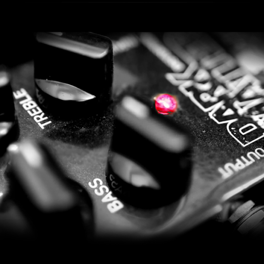 Guitarra y Bajo DARK MATTER DISTORTION TC Electronic
